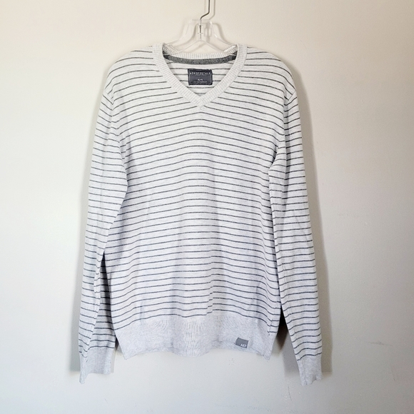 Aeropostale Sweater v-neck stripe